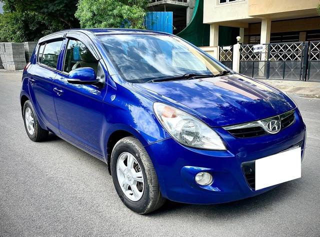 https://images10.gaadi.com/usedcar_image/4589533/original/processed_850f15f6e671509155c49dcd3f8dc324.jpg?imwidth=6400