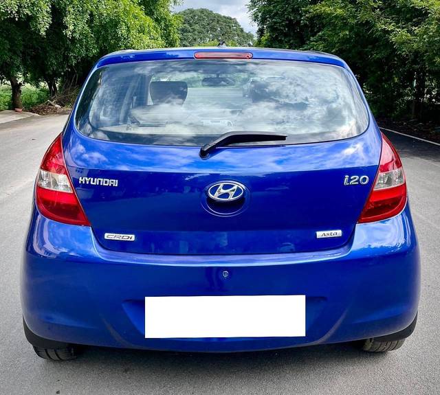 https://images10.gaadi.com/usedcar_image/4589533/original/processed_e28ca385afdc0ed0ab66a1fdac7af0e9.jpg?imwidth=6402