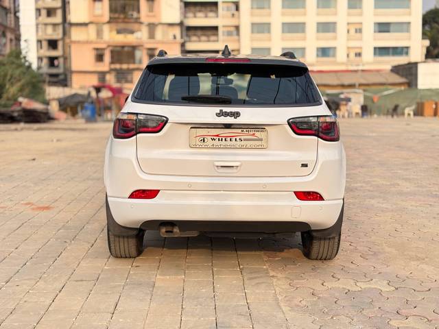 https://images10.gaadi.com/usedcar_image/4589540/original/processed_34067462b55aa2449b3b707fb1a0613e.jpeg?imwidth=6402