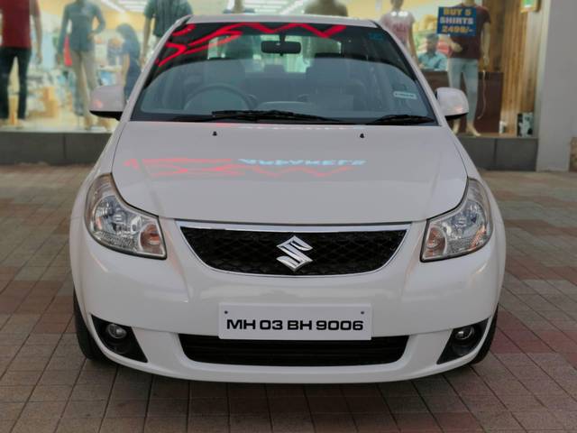 https://images10.gaadi.com/usedcar_image/4589554/original/processed_d8882003877433b3ccb984ab4fc0a8e6.jpg?imwidth=6402