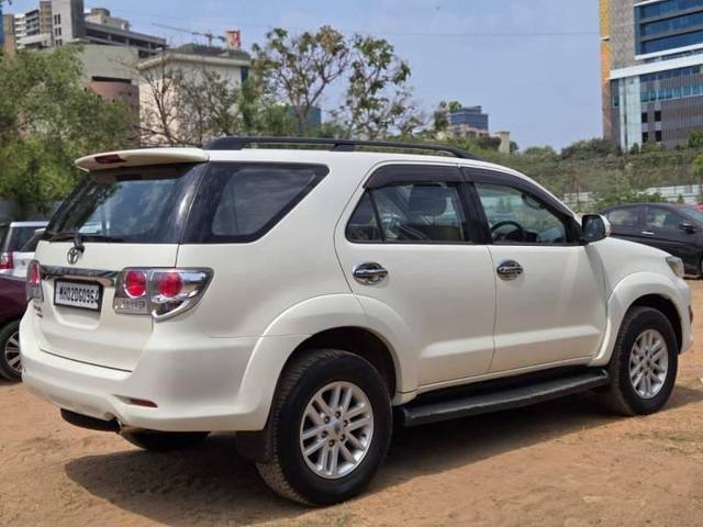 https://images10.gaadi.com/usedcar_image/4589563/original/processed_d6c29e6a4553a20829dac5eb6a038759.jpg?imwidth=6401