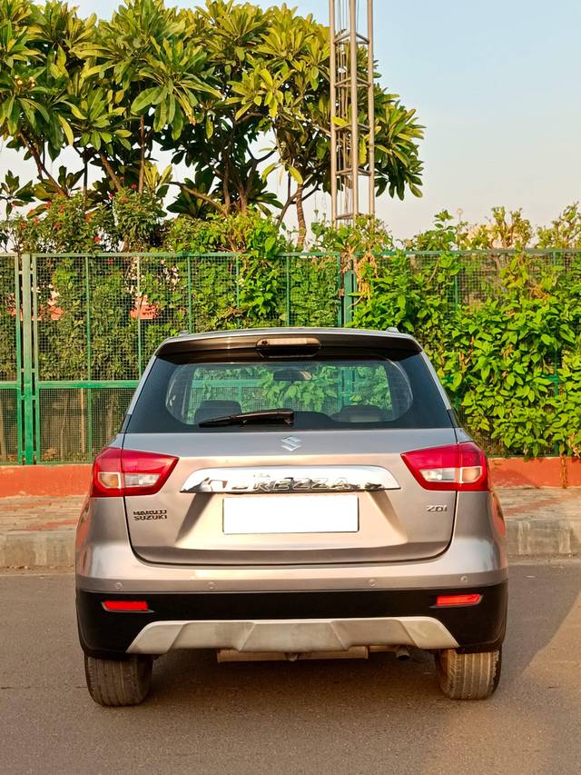 https://images10.gaadi.com/usedcar_image/4589567/original/processed_9ec144d97c0fb099c828aff03792ab83.jpg?imwidth=6402