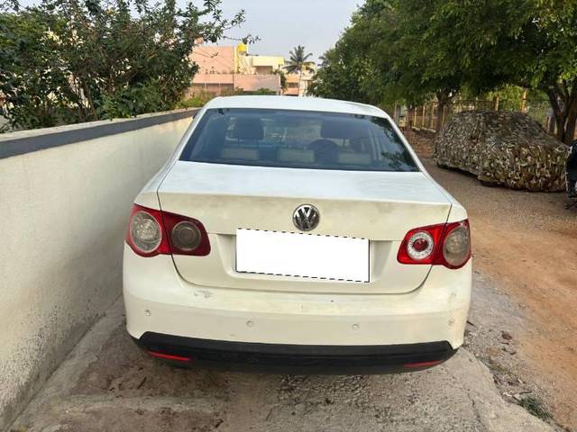 https://images10.gaadi.com/usedcar_image/4589586/original/processed_e8407fde-94c8-45e8-a712-657a8f52d9c4.jpg?imwidth=6401