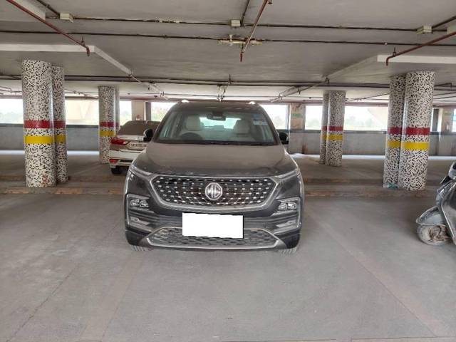 https://images10.gaadi.com/usedcar_image/4589591/original/processed_e2e37779-594d-4e03-8468-29fe67eaefad.jpg?imwidth=6402