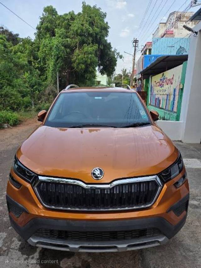 https://images10.gaadi.com/usedcar_image/4589597/original/processed_cdf14dbe-101d-46b7-ace8-da1b44b246c3.jpg?imwidth=6400