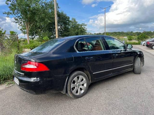 https://images10.gaadi.com/usedcar_image/4589632/original/processed_20d4ad36-9053-4104-874b-2495fe98c179.jpeg?imwidth=6401