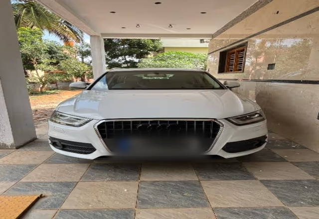 https://images10.gaadi.com/usedcar_image/4589633/original/9deee9bc-ad49-4337-a8af-5189160ac366.?imwidth=6400