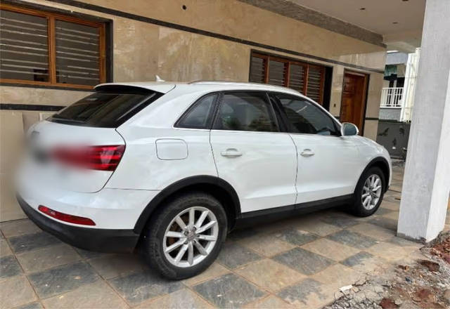 https://images10.gaadi.com/usedcar_image/4589633/original/ecac9ad3-c4bc-4acb-8df6-e97f650e9e55.?imwidth=6402