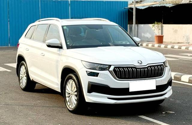 https://images10.gaadi.com/usedcar_image/4589635/original/processed_c54c1935310b667138f2d50b81d39713.jpg?imwidth=6400