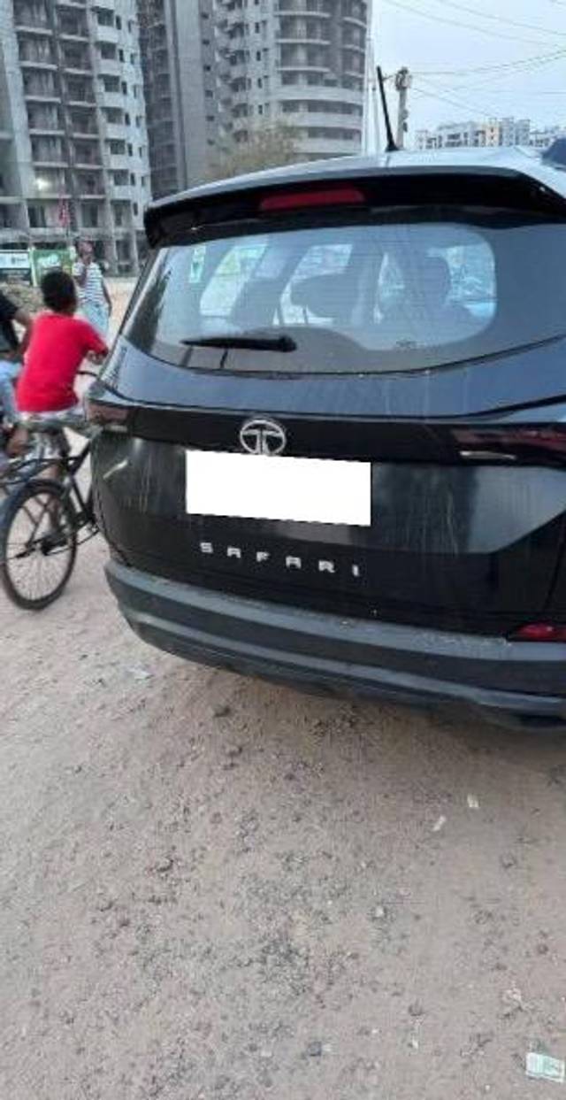 https://images10.gaadi.com/usedcar_image/4589647/original/processed_c33e452b-7382-4696-87dc-8643f8f2e646.jpeg?imwidth=6400