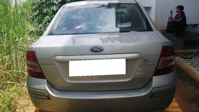 https://images10.gaadi.com/usedcar_image/4589678/original/processed_255affca-d7d8-47c4-a95f-248a2363140c.jpeg?imwidth=6401