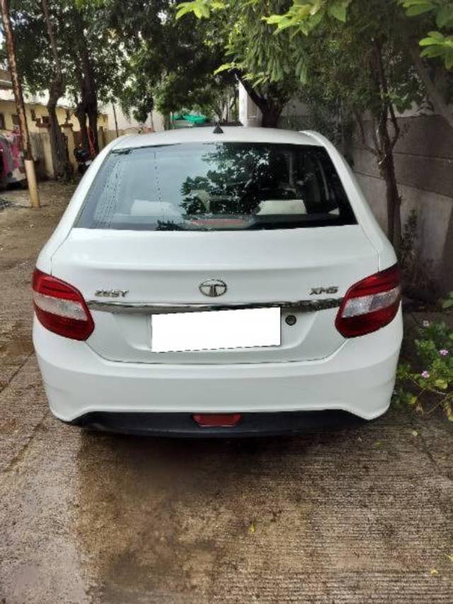 https://images10.gaadi.com/usedcar_image/4589725/original/processed_49b62330-61ba-46bf-a59b-7c7efd9cc5cd.jpg?imwidth=6400