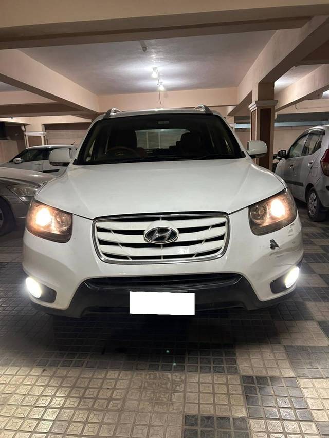https://images10.gaadi.com/usedcar_image/4589726/original/processed_018060cae0759e862d01e691ebcf9ea7.jpg?imwidth=6402