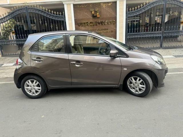 https://images10.gaadi.com/usedcar_image/4589742/original/processed_816a426c-cb6d-4f46-84e4-6275849dcf21.jpg?imwidth=6401