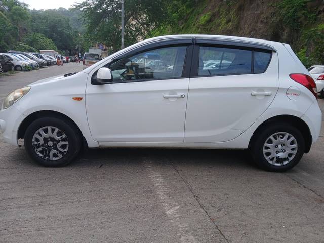 https://images10.gaadi.com/usedcar_image/4589743/original/processed_39cadcfd2c6cfac1c8888619e2a5b916.jpg?imwidth=6402