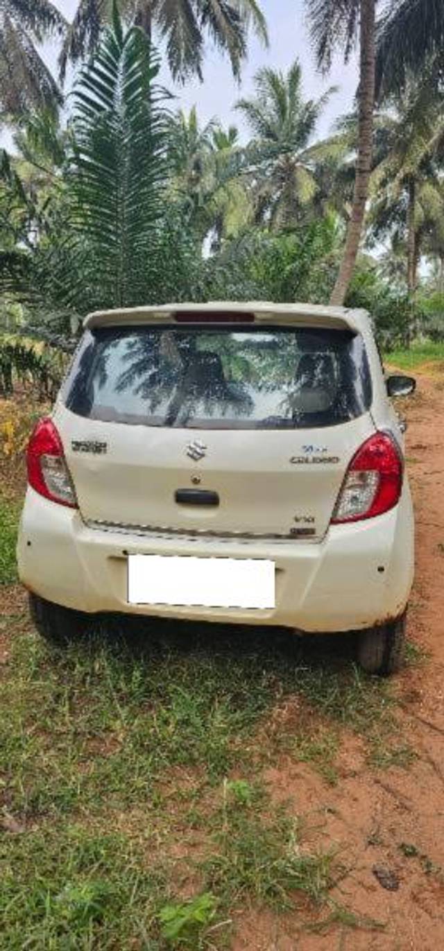 https://images10.gaadi.com/usedcar_image/4589745/original/processed_67dc3f05-40a5-464e-a3fe-5846a9141960.jpg?imwidth=6402