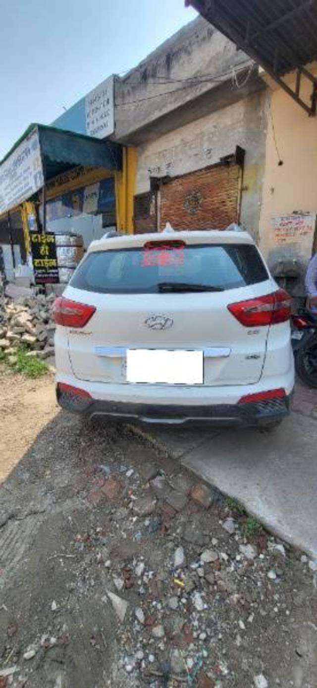 https://images10.gaadi.com/usedcar_image/4589746/original/processed_49739842-19be-40d7-876a-89463a03273d.jpg?imwidth=6401