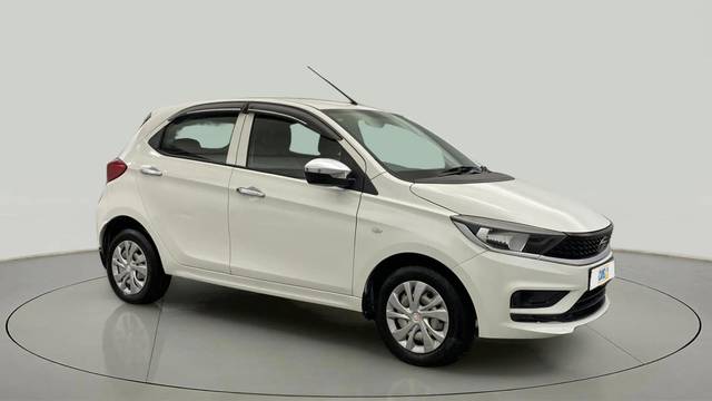 https://images10.gaadi.com/usedcar_image/4589755/original/c068e336340fb29427d0d3d33777ccf9.jpg?imwidth=6400