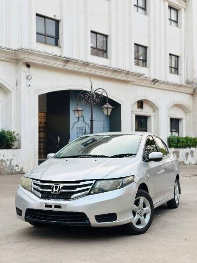 https://images10.gaadi.com/usedcar_image/4589792/original/processed_42ead0f5-c24d-466c-85c2-bf1a55a58b43.jpg?imwidth=6400