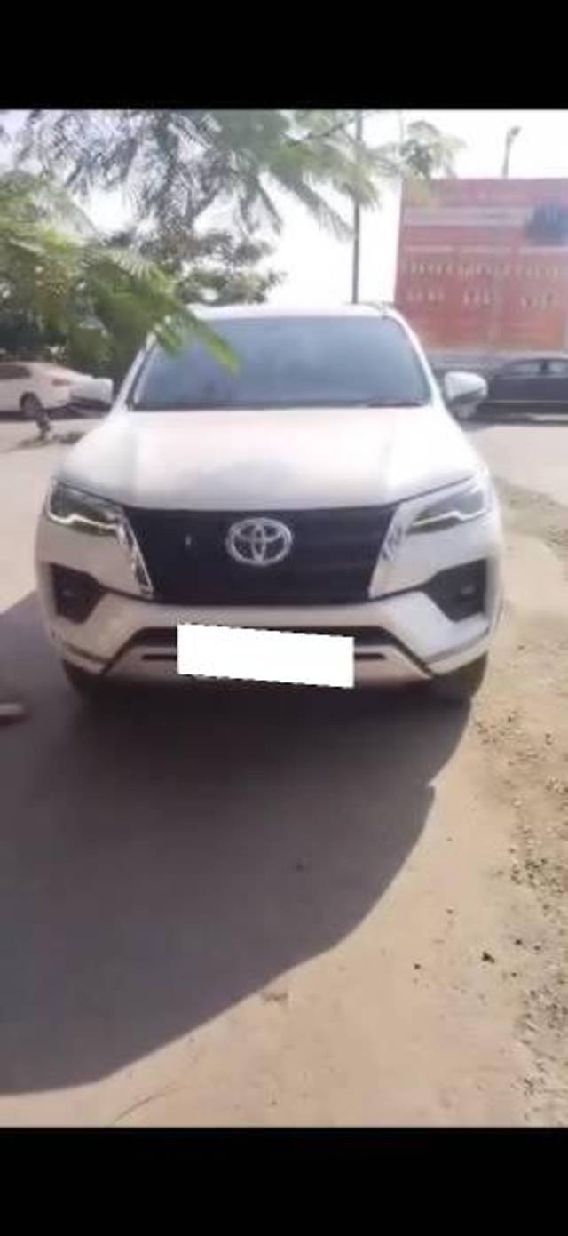 https://images10.gaadi.com/usedcar_image/4589801/original/processed_5ab1d82f-417f-486d-a638-ab9c30dfe6aa.jpg?imwidth=6400