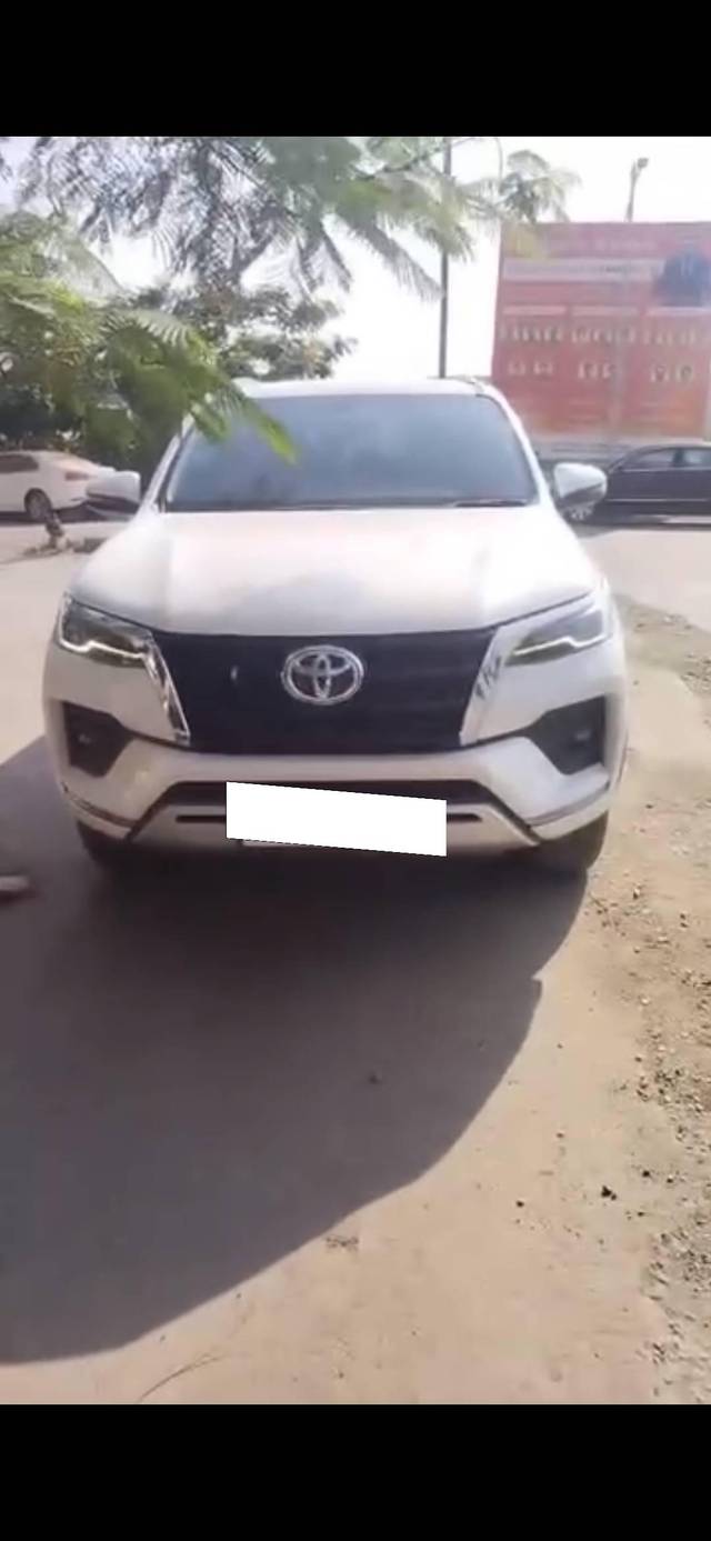https://images10.gaadi.com/usedcar_image/4589805/original/processed_682625ba-ac77-49eb-9f49-4609e6db993e.jpg?imwidth=6400