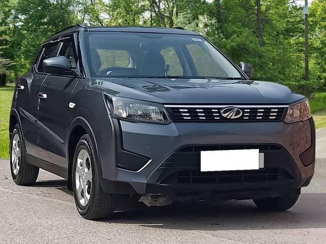 https://images10.gaadi.com/usedcar_image/4589836/original/processed_2abb6acb-4e42-438f-a527-46572916bfcb.jpg?imwidth=6400