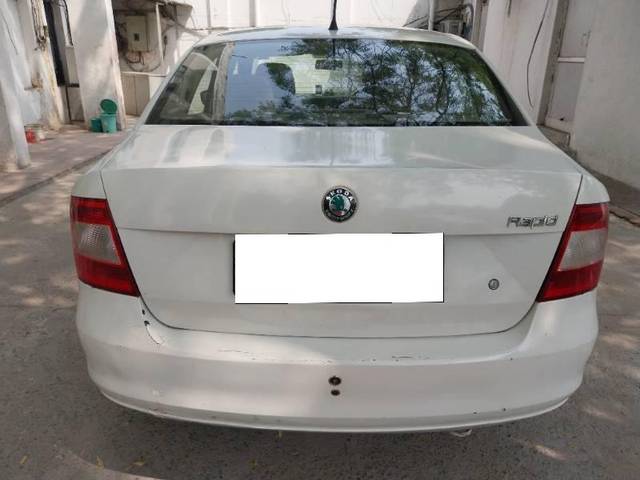 https://images10.gaadi.com/usedcar_image/4589871/original/processed_387877f8-0103-4e0e-bdfb-23da538c29fc.jpg?imwidth=6400
