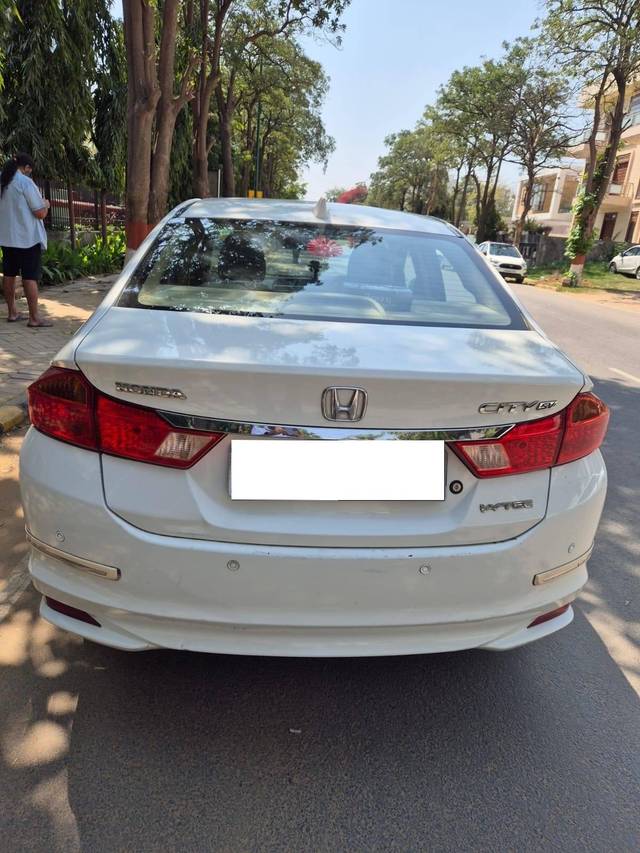 https://images10.gaadi.com/usedcar_image/4589918/original/processed_8e6ad7ab-7e55-4833-85cd-1b7ad6127c57.jpg?imwidth=6401