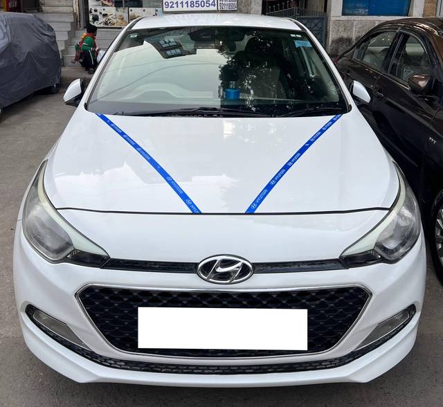 https://images10.gaadi.com/usedcar_image/4589930/original/processed_bed139e8-2b49-48f3-b601-8ada5c2487c0.jpg?imwidth=6400