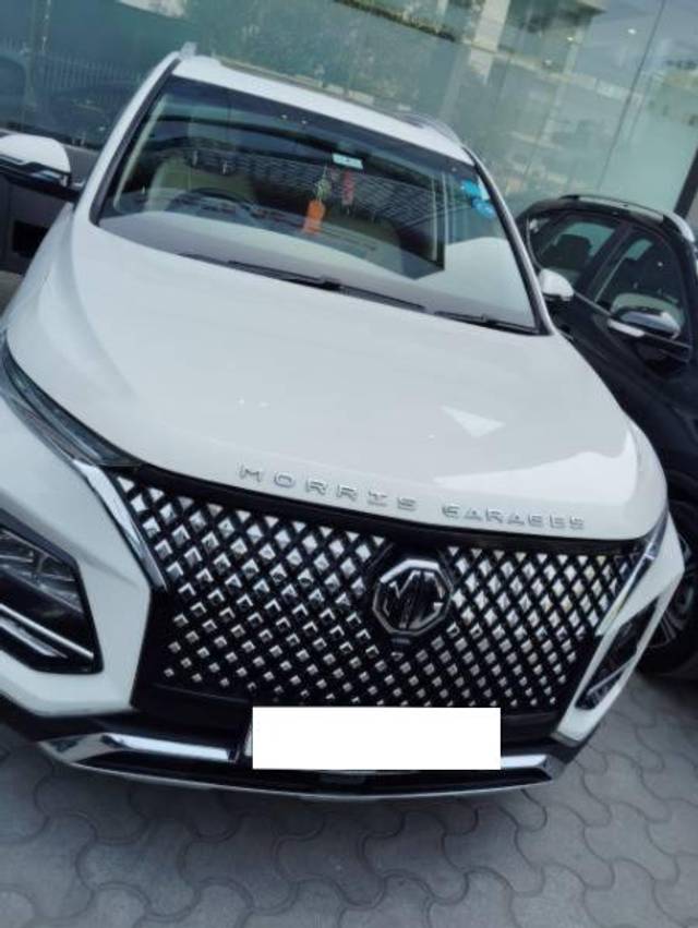 https://images10.gaadi.com/usedcar_image/4589936/original/processed_dd06f1a3-6120-4aaf-8dfa-190696cffd87.jpg?imwidth=6400