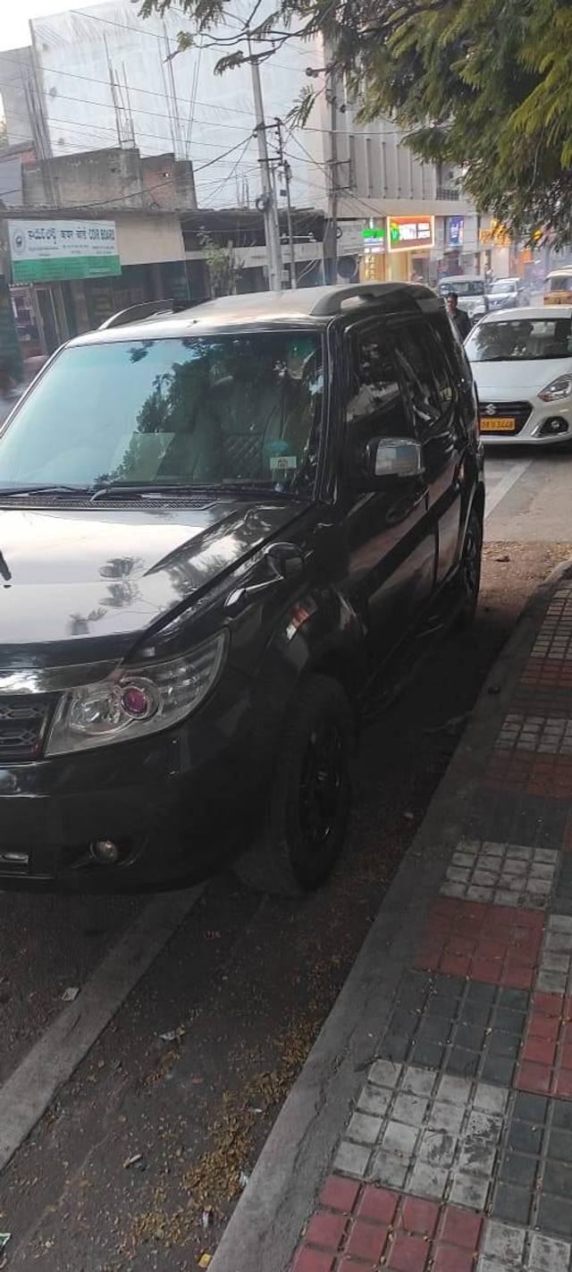 https://images10.gaadi.com/usedcar_image/4589937/original/processed_4239a44fb929671733bc717d9bb795a2.jpg?imwidth=6400