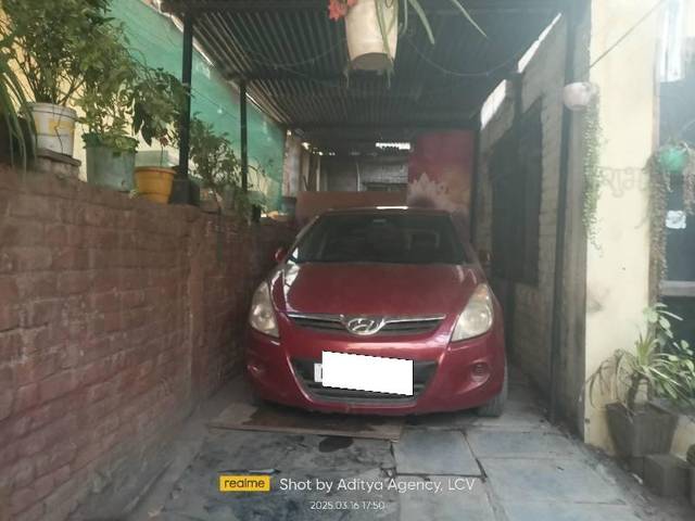 https://images10.gaadi.com/usedcar_image/4589940/original/processed_50701266-a137-4a37-ae4f-d15df766cf00.jpg?imwidth=6401