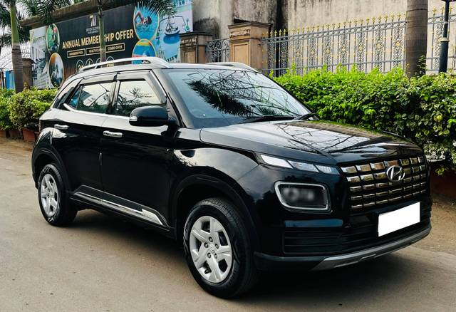 https://images10.gaadi.com/usedcar_image/4589995/original/processed_391480f36273a1e938db5445e5bead5d.jpg?imwidth=6400