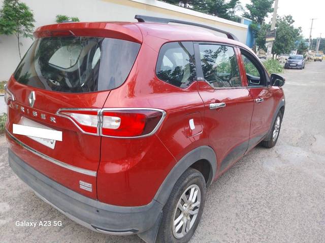 https://images10.gaadi.com/usedcar_image/4589996/original/processed_6536aeb4b583881305c758fb6dcefd90.jpg?imwidth=6401