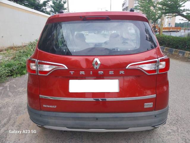 https://images10.gaadi.com/usedcar_image/4589996/original/processed_bb11823438bf5cbe02df1847ed4f5d70.jpg?imwidth=6402