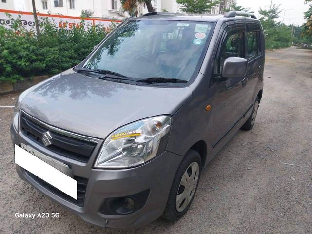 https://images10.gaadi.com/usedcar_image/4589999/original/processed_b81af4bda084fecd3ede5736f3d7f382.jpg?imwidth=6400