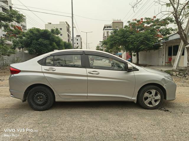 https://images10.gaadi.com/usedcar_image/4590006/original/processed_8a45ea259f65b8925928d5feddbdb5bc.jpg?imwidth=6401