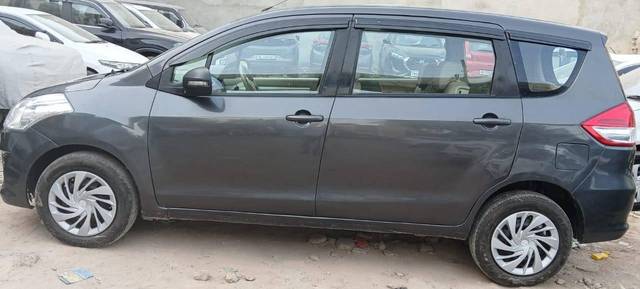 https://images10.gaadi.com/usedcar_image/4590075/original/processed_aea04a2b287a4708e029e498bf4b8e2e.jpg?imwidth=6402