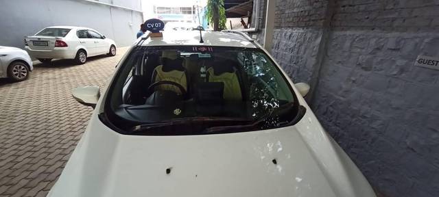 https://images10.gaadi.com/usedcar_image/4590081/original/processed_0fcdd96e-5bdb-4502-a673-9418a2ab6409.jpeg?imwidth=6402