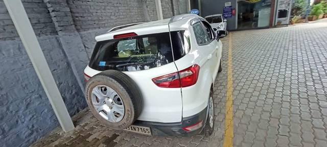 https://images10.gaadi.com/usedcar_image/4590081/original/processed_c20b5637-48ce-4d8f-b046-32f613d91c34.jpeg?imwidth=6401