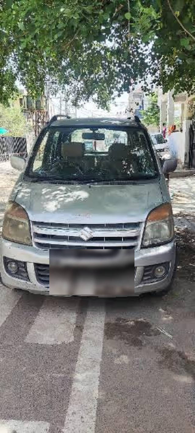 https://images10.gaadi.com/usedcar_image/4590119/original/5d5ad386-c50f-4cae-a83b-c357c5a6c911.png?imwidth=6402
