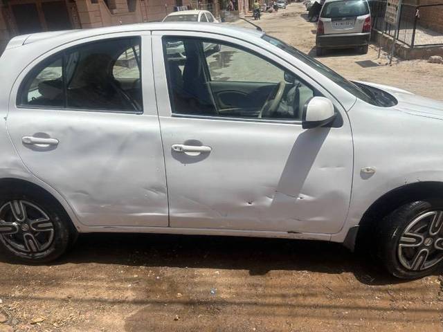 https://images10.gaadi.com/usedcar_image/4590151/original/processed_5d117584-750a-41c9-9dcf-6f8eb28b401b.jpeg?imwidth=6401