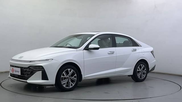 https://images10.gaadi.com/usedcar_image/4590159/original/9516064a721ac167fb0335d15bd722ea.JPG?imwidth=6400