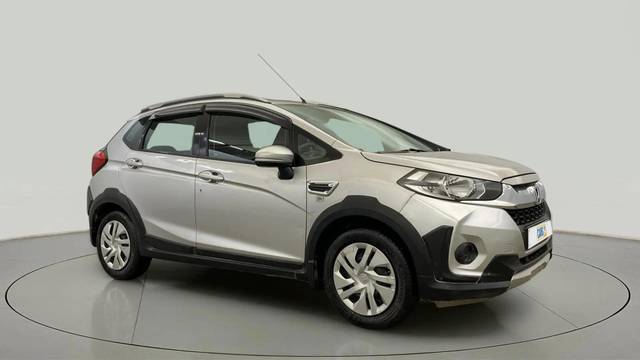 https://images10.gaadi.com/usedcar_image/4590205/original/94af18c8d1ec120f4d55fcce55255bd1.jpg?imwidth=6400