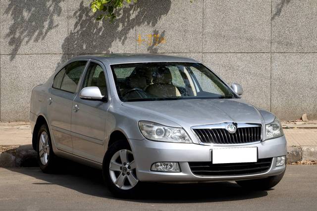https://images10.gaadi.com/usedcar_image/4590241/original/processed_2cb661f1d732809fe5869b492fd5ccfa.JPG?imwidth=6400