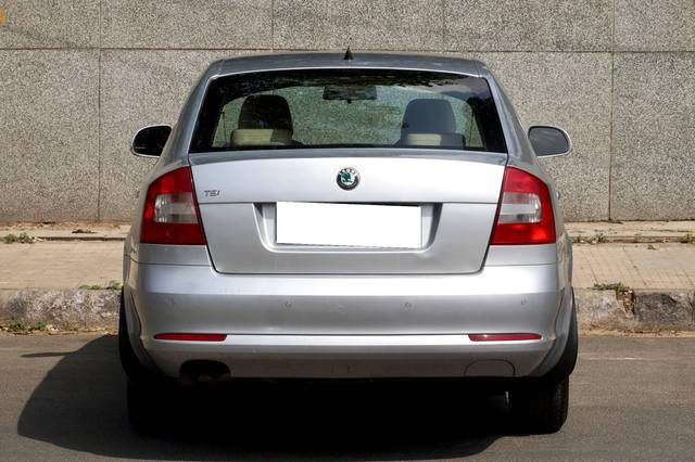 https://images10.gaadi.com/usedcar_image/4590241/original/processed_bc216953a4cf9f354acd3531754a4b9d.JPG?imwidth=6402