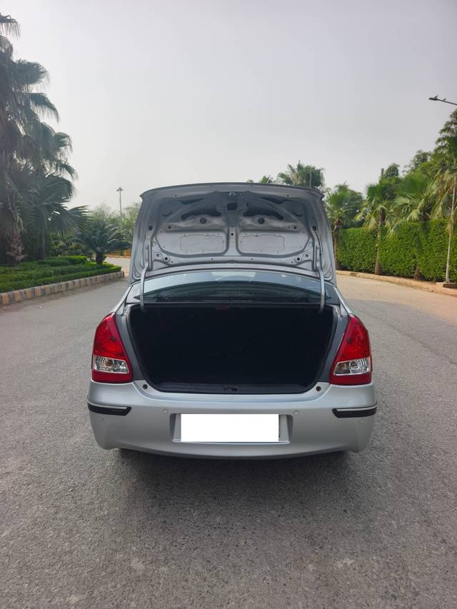 https://images10.gaadi.com/usedcar_image/4590251/original/processed_d00c8303169999a0ecdeba6ef363a982.jpg?imwidth=6402