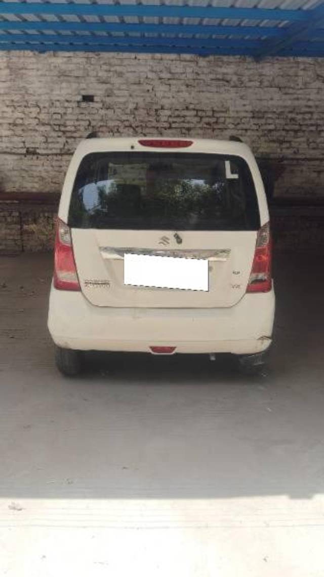 https://images10.gaadi.com/usedcar_image/4590257/original/processed_a841dae0-ccfa-40c0-9887-027aa66c2a23.jpg?imwidth=6401