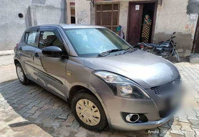 https://images10.gaadi.com/usedcar_image/4590275/original/221c3921-8bcf-4f60-89fe-7adf42fc6152.?imwidth=6401