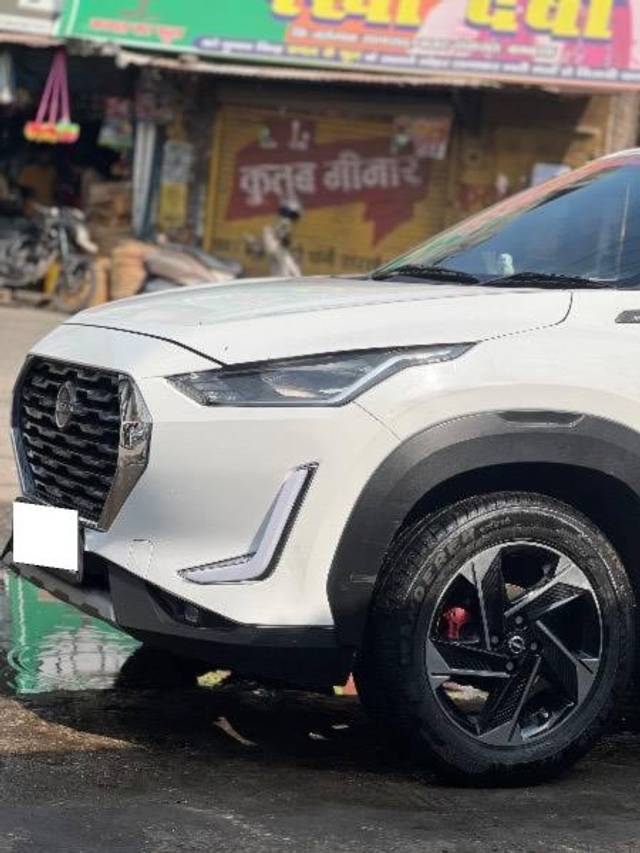 https://images10.gaadi.com/usedcar_image/4590295/original/processed_d0be4564-a891-4787-9050-e83e47afcb7c.jpeg?imwidth=6401